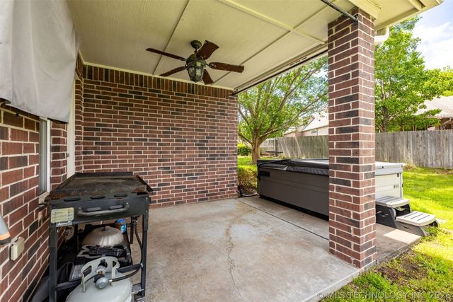3810 S Palm Avenue, Broken Arrow, OK 74011