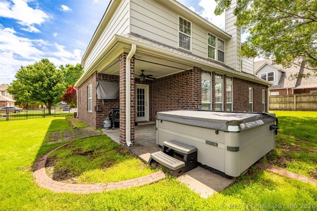3810 S Palm Avenue, Broken Arrow, OK 74011
