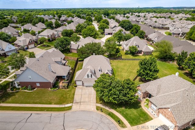 3810 S Palm Avenue, Broken Arrow, OK 74011
