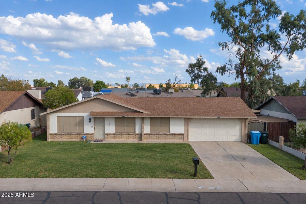 7747 W FLOWER Street, Phoenix, AZ 85033 — exterior