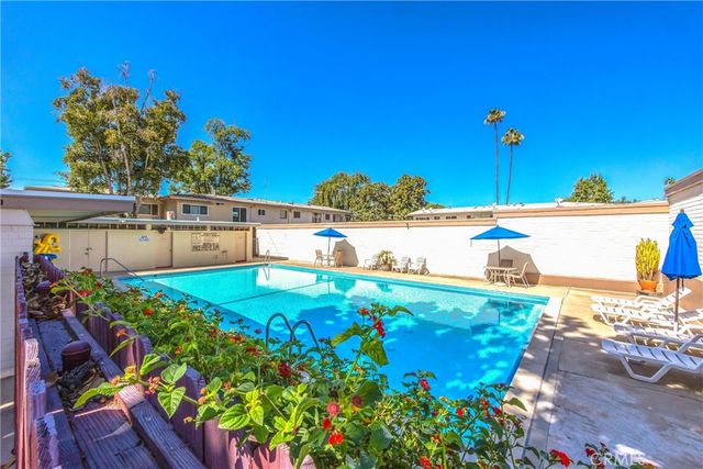 186 N Center, Redlands, CA 92373