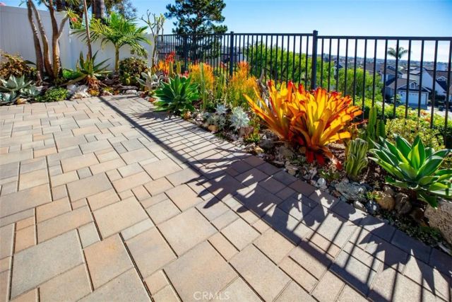 33 Windcrest, Laguna Niguel, CA 92677