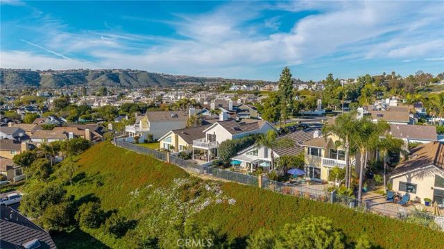 33 Windcrest, Laguna Niguel, CA 92677