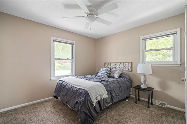 1833 N York Street, Independence, MO 64058