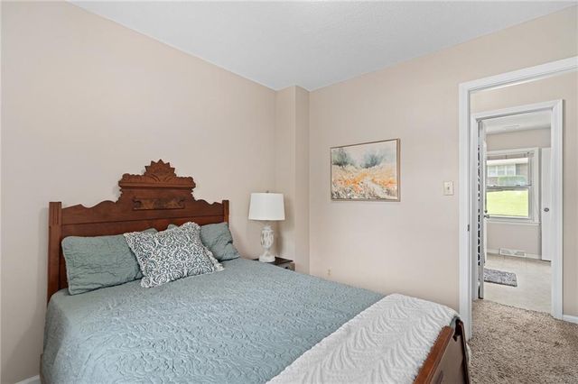 1833 N York Street, Independence, MO 64058