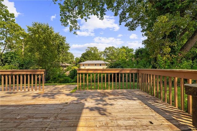 1833 N York Street, Independence, MO 64058