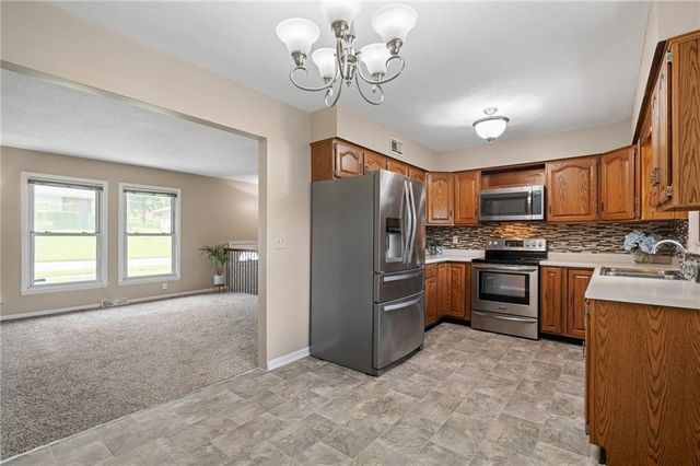 1833 N York Street, Independence, MO 64058