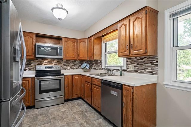1833 N York Street, Independence, MO 64058