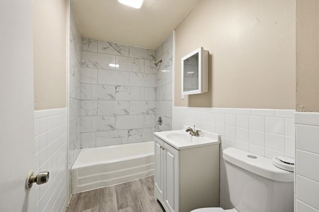 9 Owens Pl, Holyoke, MA 01040