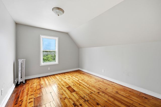 9 Owens Pl, Holyoke, MA 01040