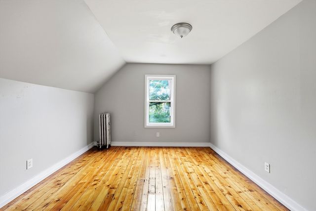 9 Owens Pl, Holyoke, MA 01040