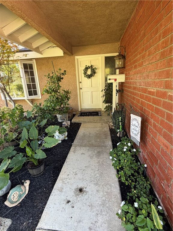 3876 Crownhaven Court, Newbury Park, CA 91320 — photo 4