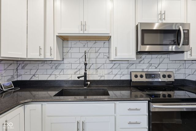 3911 Mistletoe Drive, Indianapolis, IN 46237