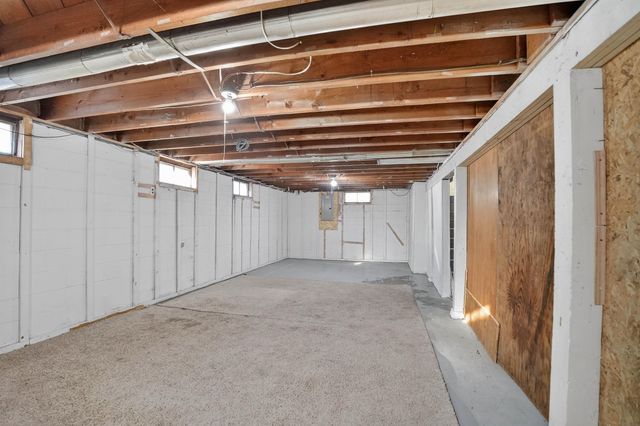 427 Hope Avenue, Waterloo, IA 50703