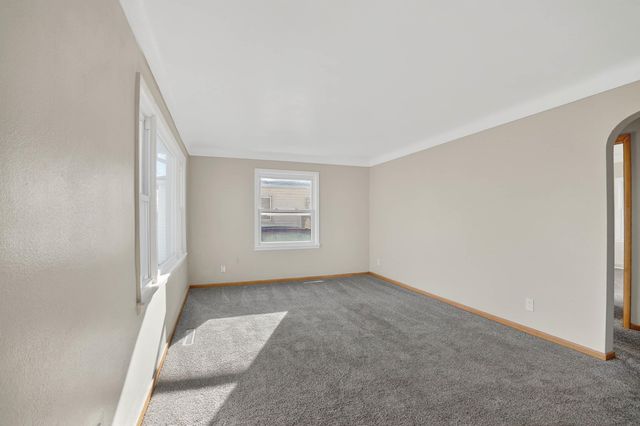 427 Hope Avenue, Waterloo, IA 50703