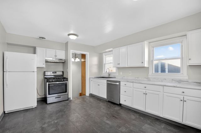 427 Hope Avenue, Waterloo, IA 50703