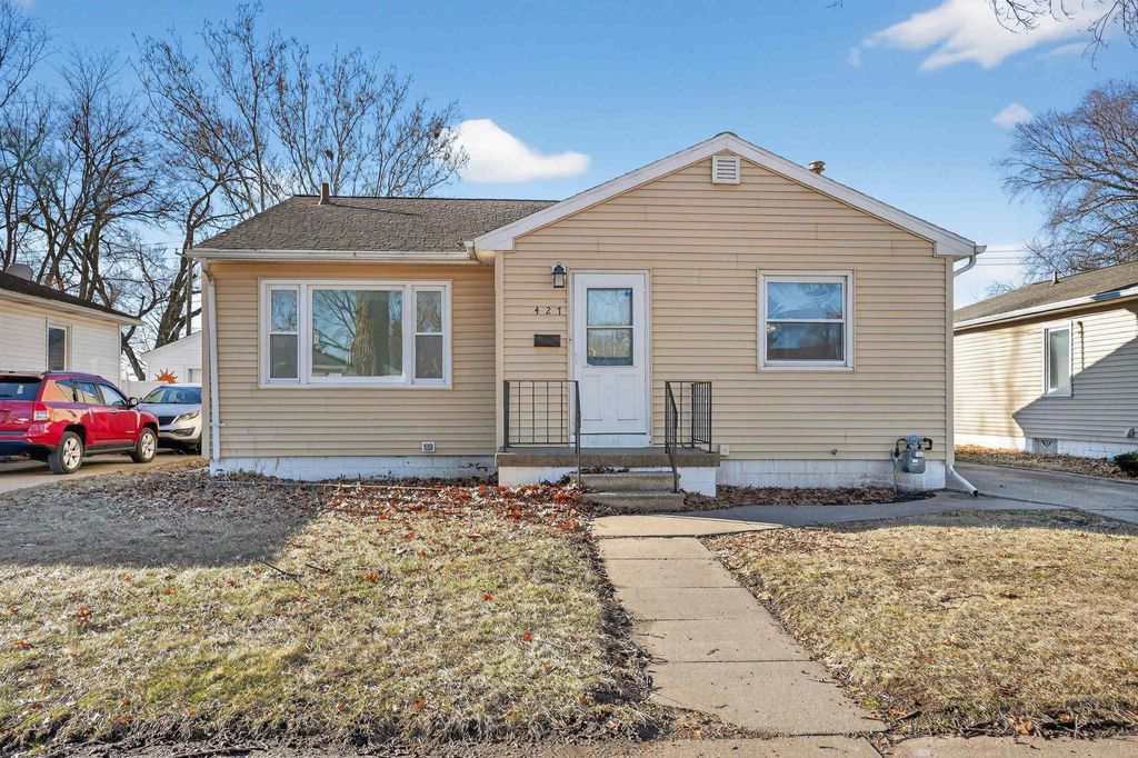 427 Hope Avenue, Waterloo, IA 50703