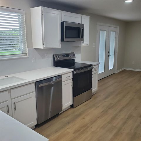 2514 Windswept Drive, Richmond, TX 77406