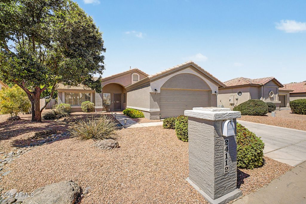 24112 S STARCREST Drive, Sun Lakes, AZ 85248