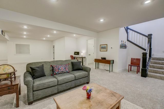 1461 Palmer Drive N, Lake Elmo, MN 55042