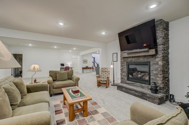 1461 Palmer Drive N, Lake Elmo, MN 55042
