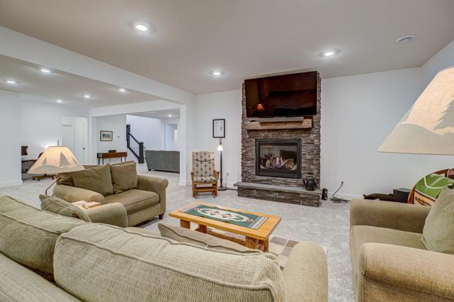1461 Palmer Drive N, Lake Elmo, MN 55042
