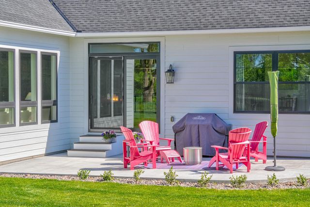 1461 Palmer Drive N, Lake Elmo, MN 55042