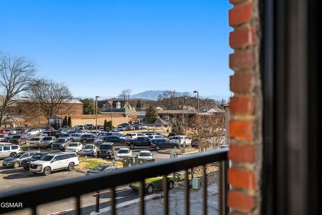 118 Court Avenue, Sevierville, TN 37862