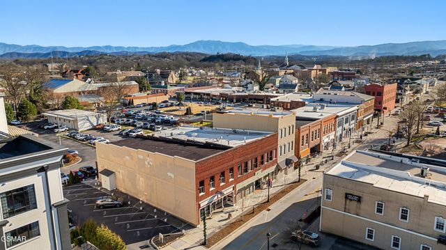 118 Court Avenue, Sevierville, TN 37862