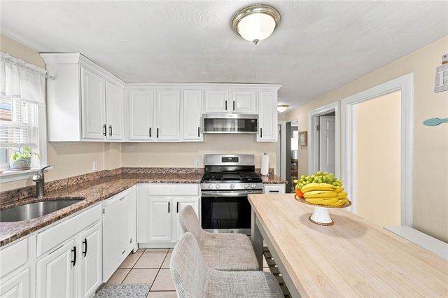 70 Overland Avenue, Cranston, RI 02910