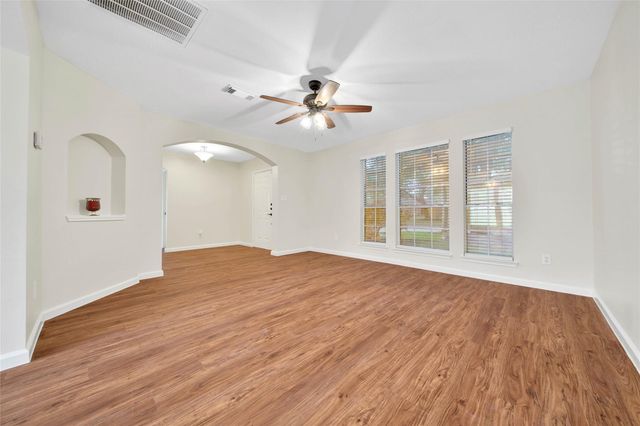 1427 Redwood Village Circle, Spring, TX 77386