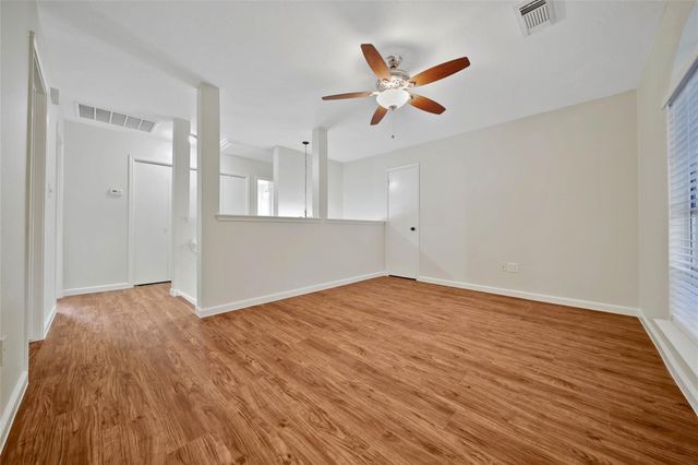 1427 Redwood Village Circle, Spring, TX 77386