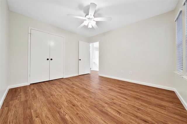 1427 Redwood Village Circle, Spring, TX 77386