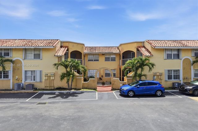 15635 SW 74th Cir Drive 11, Miami, FL 33193