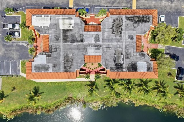 15635 SW 74th Cir Drive 11, Miami, FL 33193
