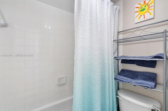 15635 SW 74th Cir Drive 11, Miami, FL 33193
