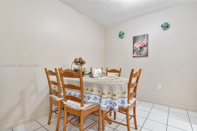 15635 SW 74th Cir Drive 11, Miami, FL 33193