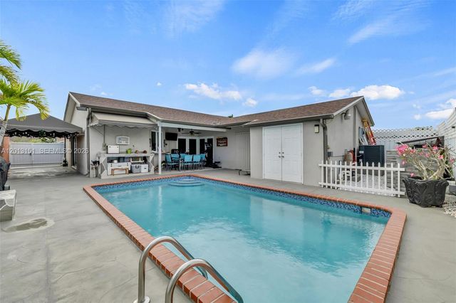 19757 SW 124th Ave, Miami, FL 33177
