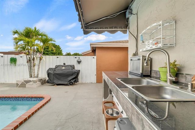 19757 SW 124th Ave, Miami, FL 33177