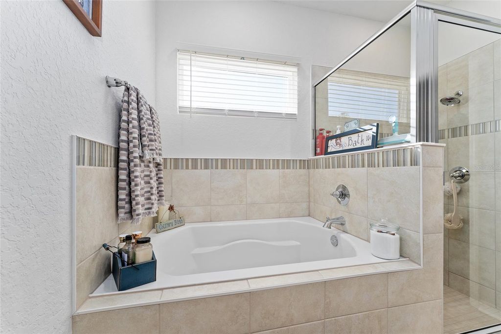 Image 5 of property listing at 4660 SE 89TH PLACE ROAD, Ocala, FL 34480