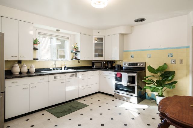 1656 Oakwood Avenue, Beloit, WI 53511