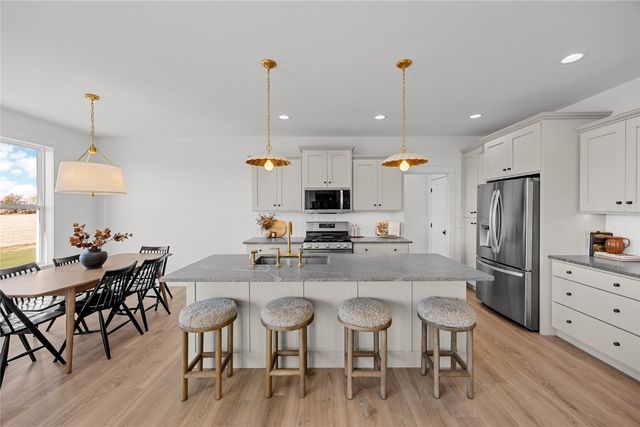 1399 Echo Ridge Ln, Marion, IA 52302