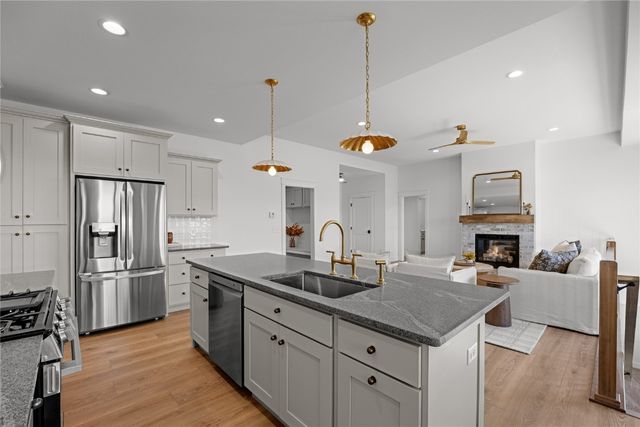 1399 Echo Ridge Ln, Marion, IA 52302