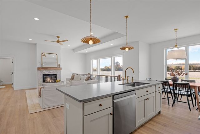 1399 Echo Ridge Ln, Marion, IA 52302