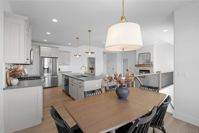 1399 Echo Ridge Ln, Marion, IA 52302