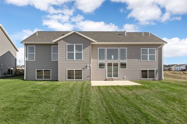 1399 Echo Ridge Ln, Marion, IA 52302