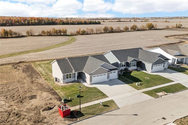 1399 Echo Ridge Ln, Marion, IA 52302