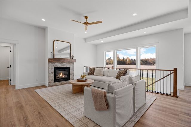 1399 Echo Ridge Ln, Marion, IA 52302