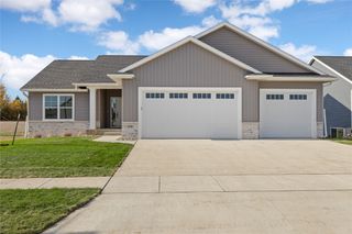 1399 Echo Ridge Ln, Marion, IA 52302