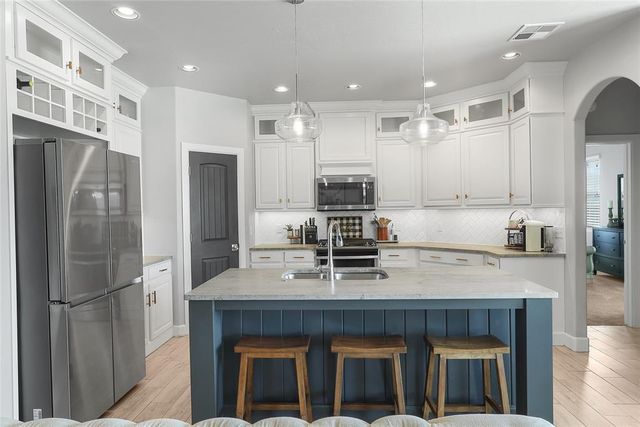 5604 St James Place, Oklahoma City, OK 73179